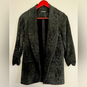Lisette L Blazer Fr 36. I’m 6-8. MIDI sleeve.